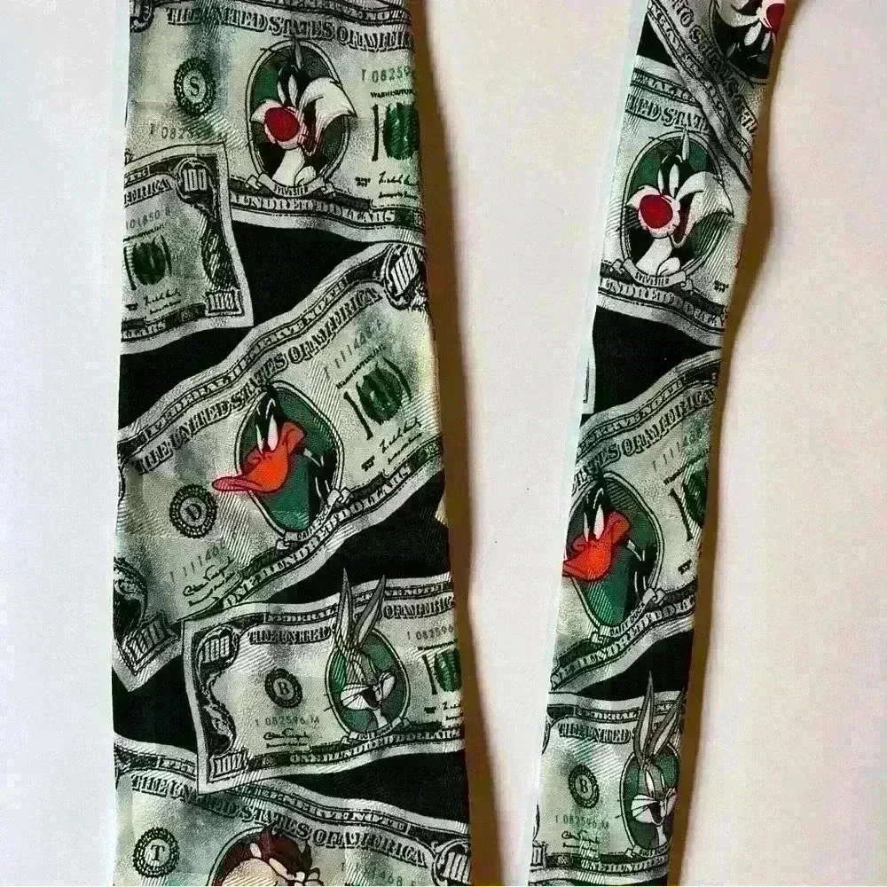 1996 Looney Tunes Mania $100 Bills Looney Tunes Characters Silk Tie Necktie - Picture 5 of 6